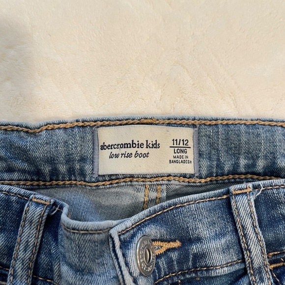 Abercrombie Kids faded jeans Low Rise Boot Size: 11/12 Long - Picture 5 of 6